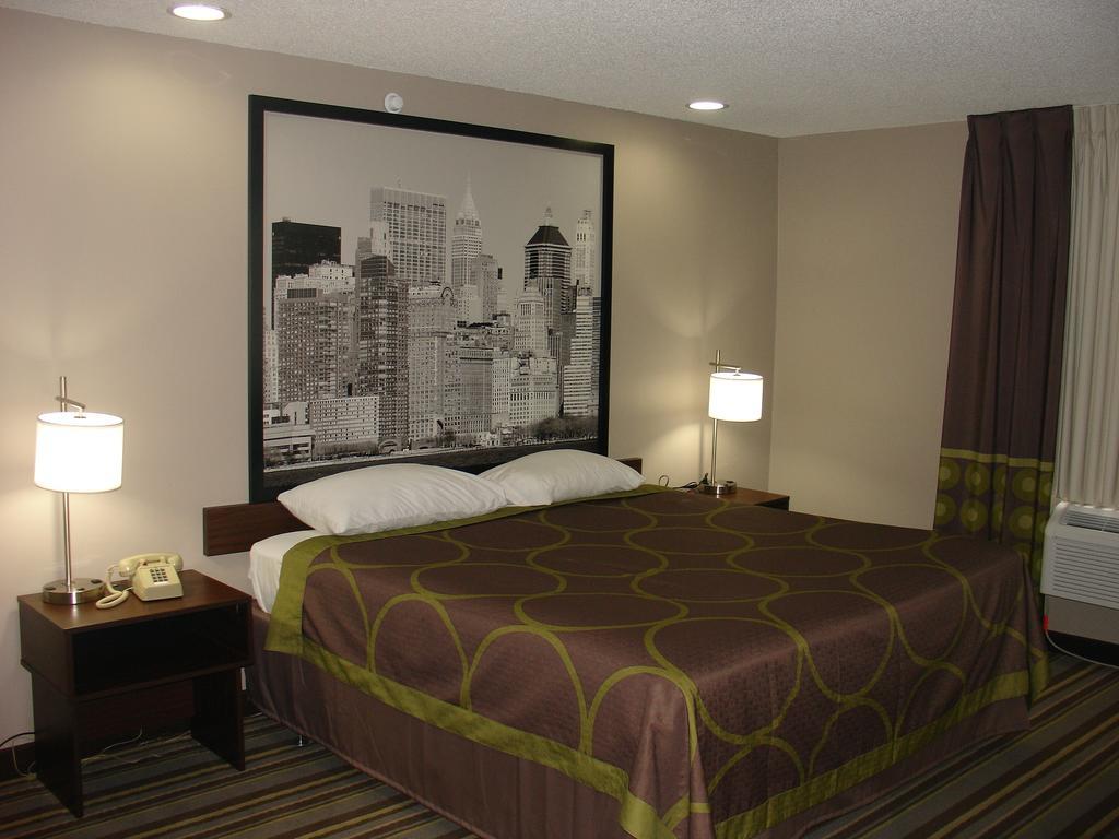 Super 8 By Wyndham Jamaica North Conduit Hotel New York Værelse billede