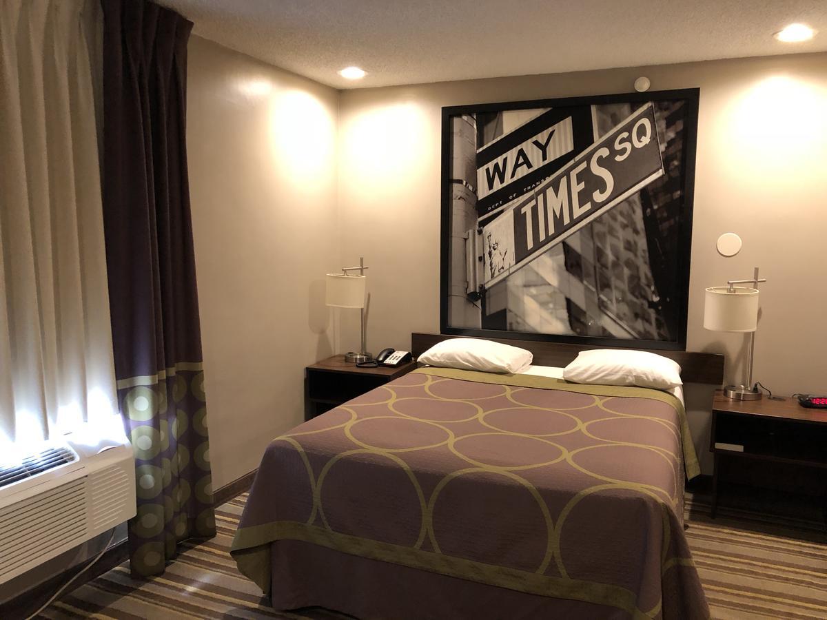 Super 8 By Wyndham Jamaica North Conduit Hotel New York Eksteriør billede
