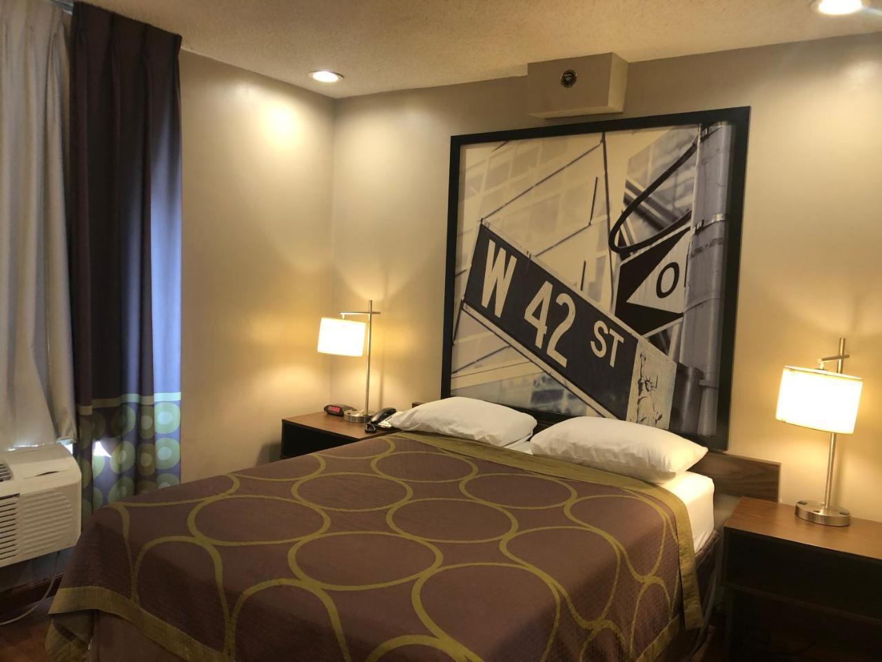 Super 8 By Wyndham Jamaica North Conduit Hotel New York Eksteriør billede